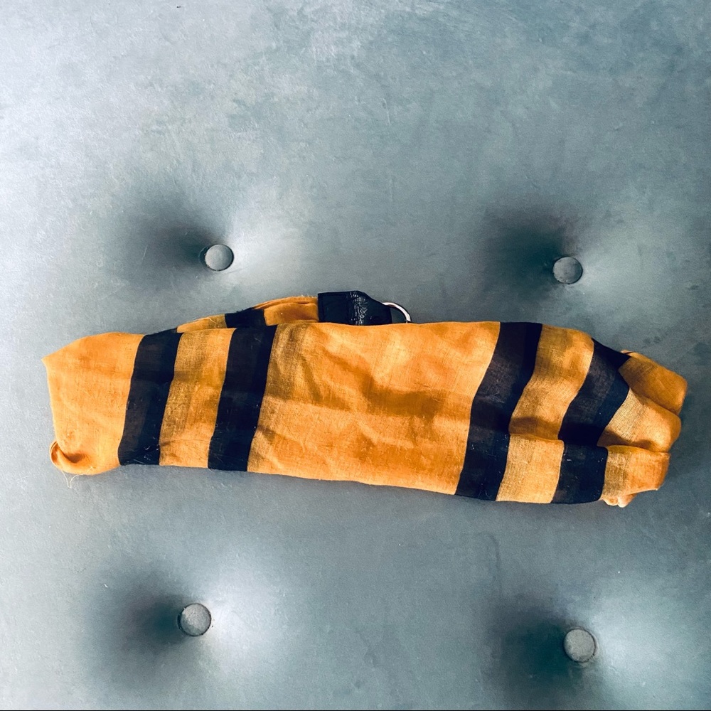 Yellow and black scarf buckle belt